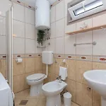 In With Free Parking Appartement