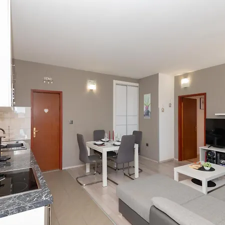 In With Free Parking Апартаменты Сплит