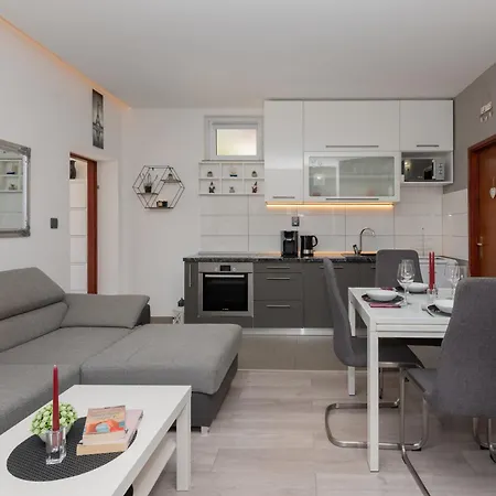 In With Free Parking Appartement