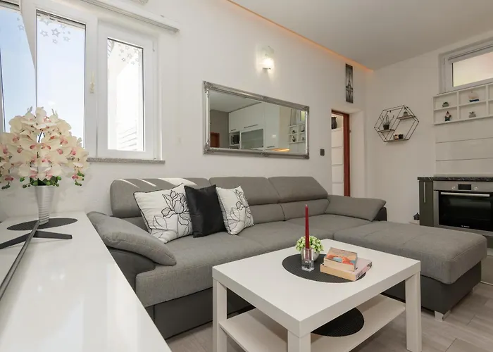 In With Free Parking * 스플리트